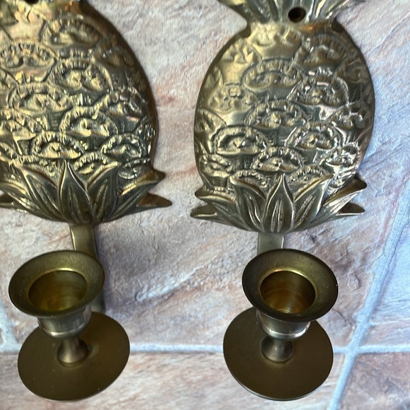 Set of 2 Vintage Brass Pineapple Wall Sconces - Picture 5 of 7